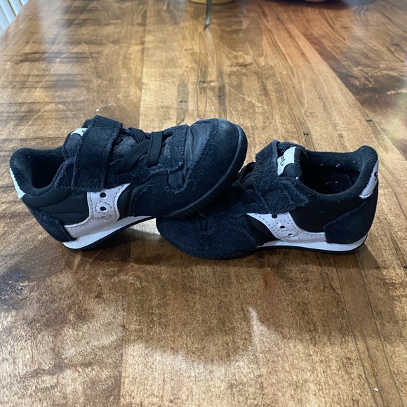 Saucony Sneakers Black - Toddler Size 5 - Picture 4 of 6